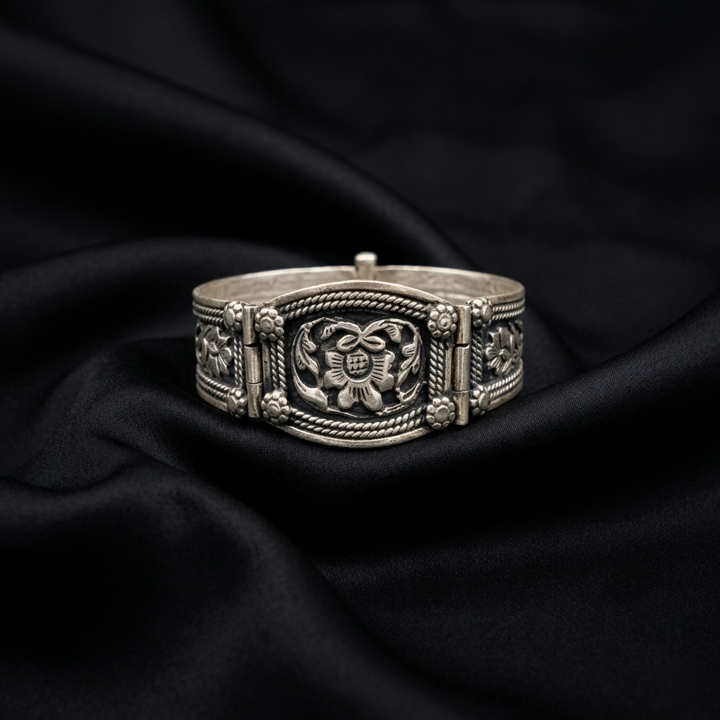Vintage Floral Carved Oxidized Silver Kada
