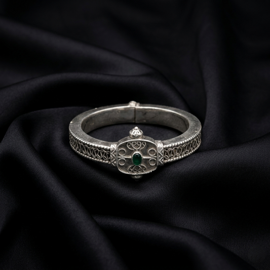 Intricate Silver Filigree Emerald Kada Bracelet