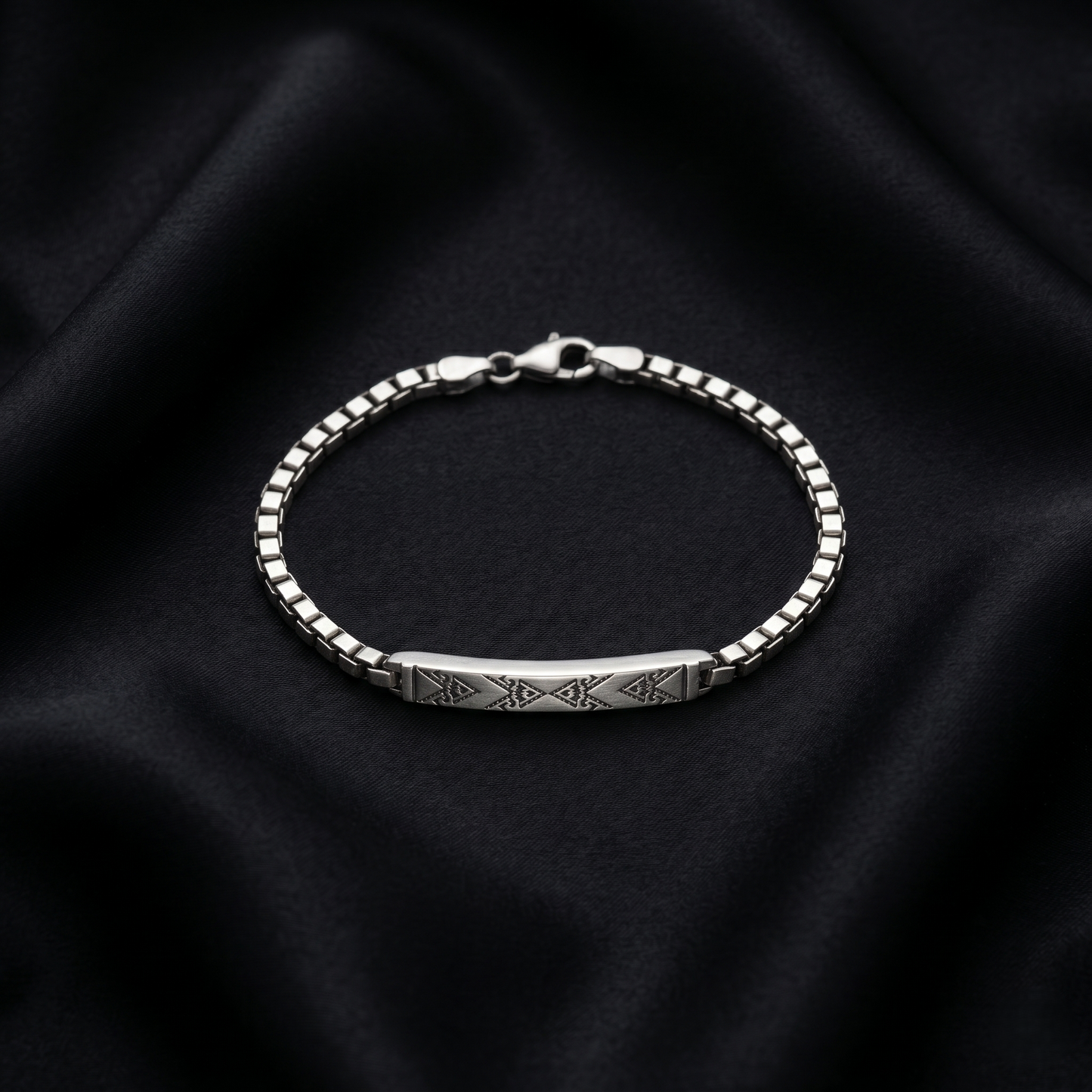 Geometric Engraved Silver Venetian Link Bracelet