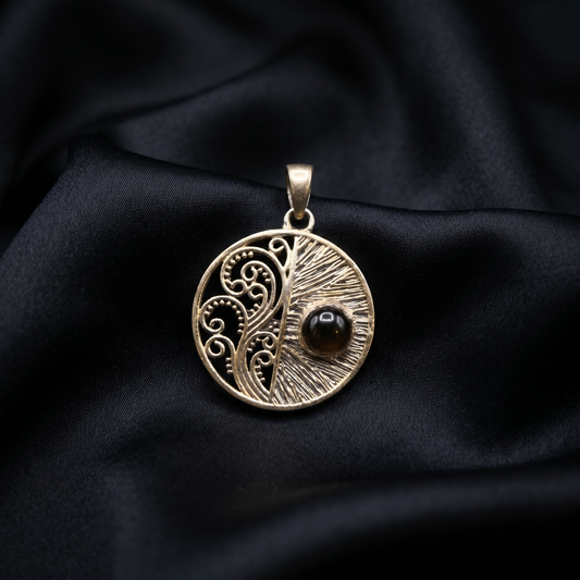 Vintage Filigree Onyx Silver Circular Pendant