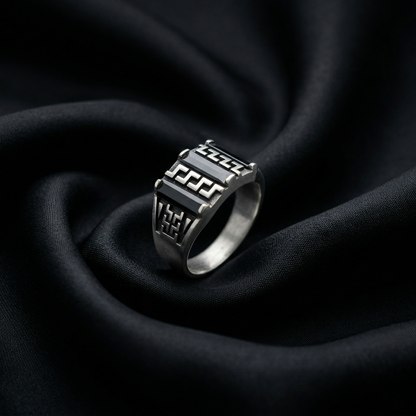 Bold Silver Signet: Geometric Onyx Detail