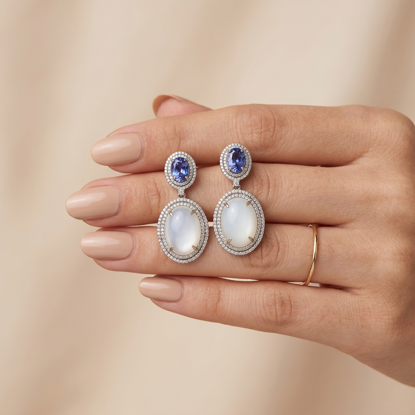 Elegant Victorian Blue & White Drops