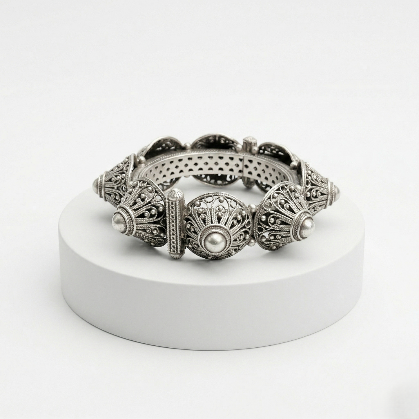 Exquisite Handcrafted Filigree Silver Kada Bracelet