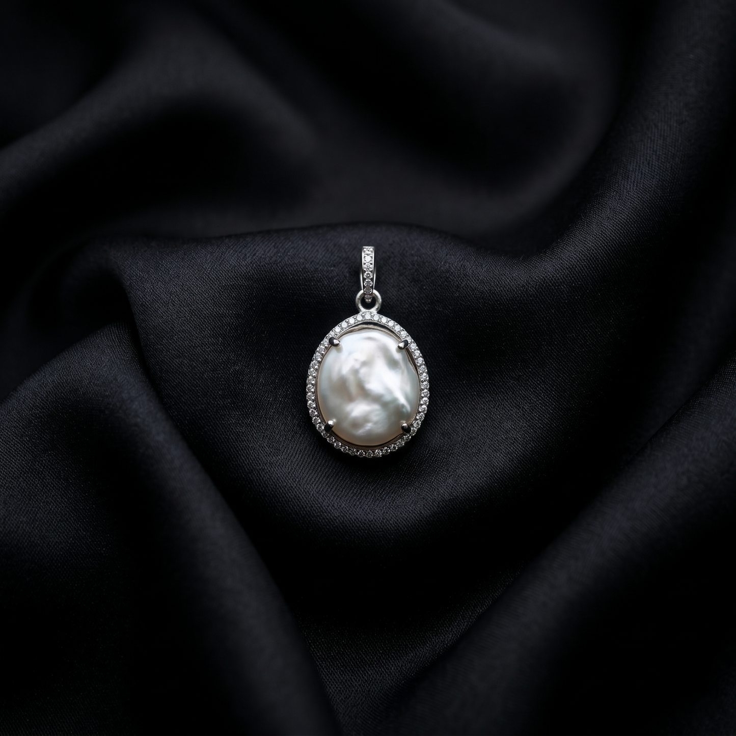 Elegant Oval Baroque Pearl Silver Pendant
