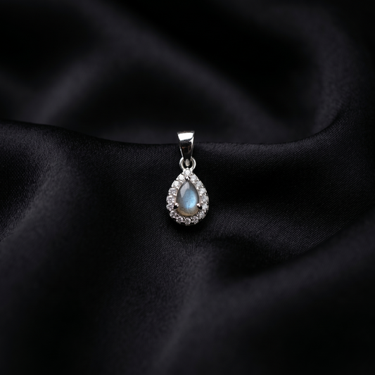 Elegant Pear-Cut Labradorite Silver Pendant