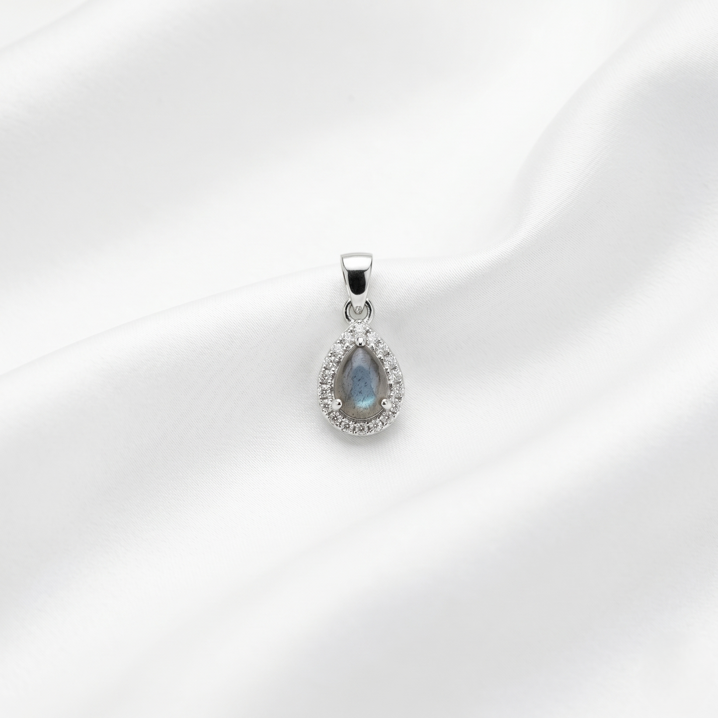 Elegant Pear-Cut Labradorite Silver Pendant