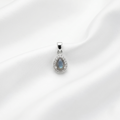 Elegant Pear-Cut Labradorite Silver Pendant