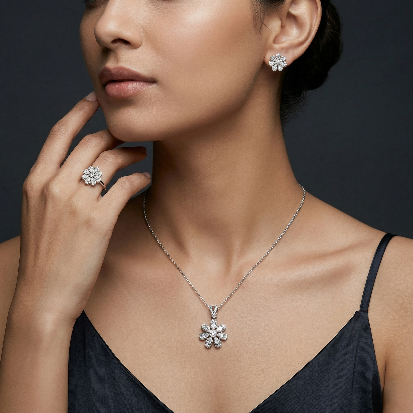 Sparkling Floral 92.5 Silver Pendant Set
