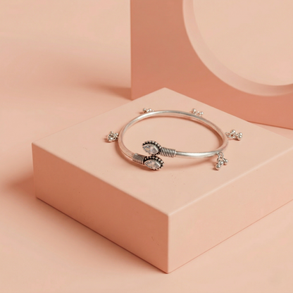 Teardrop Accented Oxidized Silver Kada Bracelet